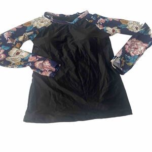 Nesy  Women’s Swim Shirt Size S Performance Moisture Floral Long Sleeve  New